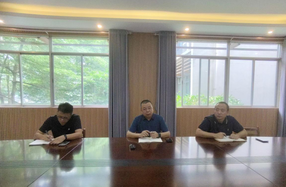 传媒学院党委组织召开党外人士座谈会